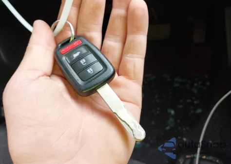 2017 Honda Hr-V Lx z USA, uszkodzony, nr VIN 3CZRU6H32HM702692